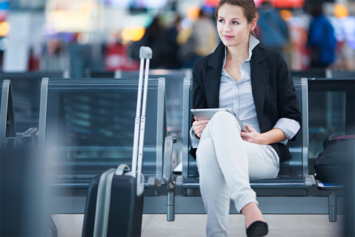 girl_at_airport